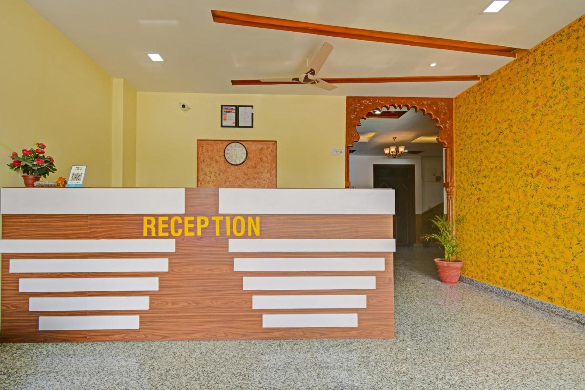 Capital O 83876 Hotel Maharana Palace Udaipur Bagian luar foto